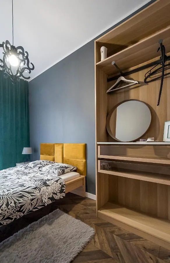 Apartment Apartament Z Ogrodkiem I Garazem Posen