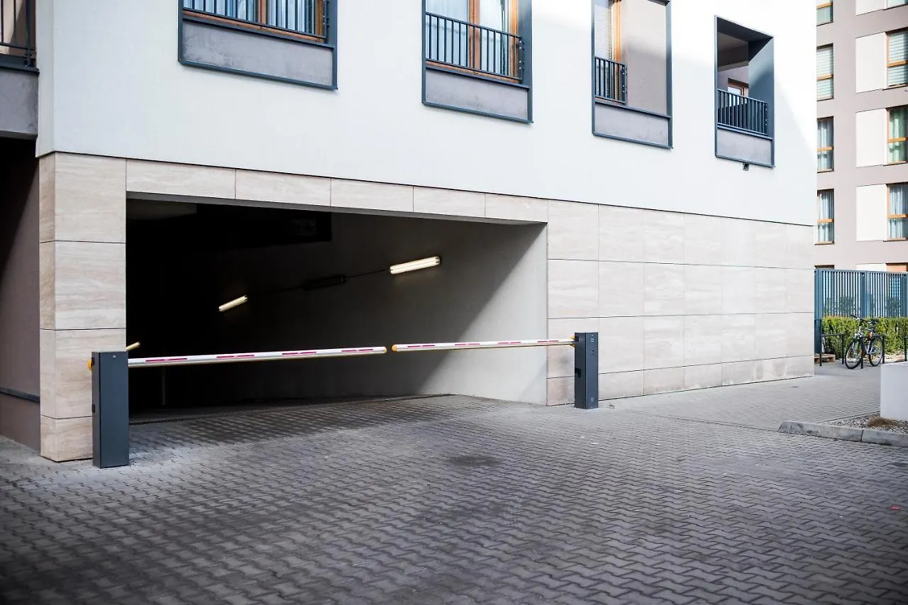 Apartament Z Ogrodkiem I Garazem Posen