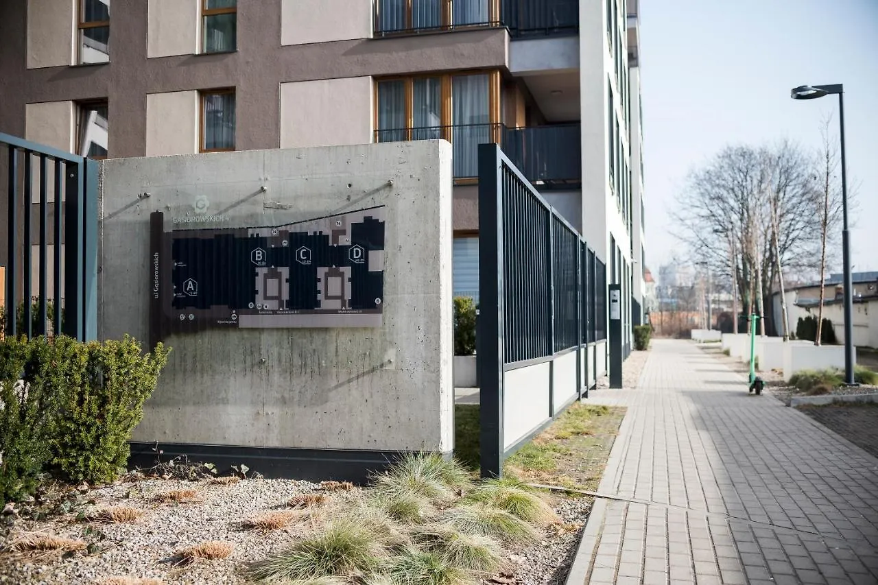 Apartament Z Ogrodkiem I Garazem Posen