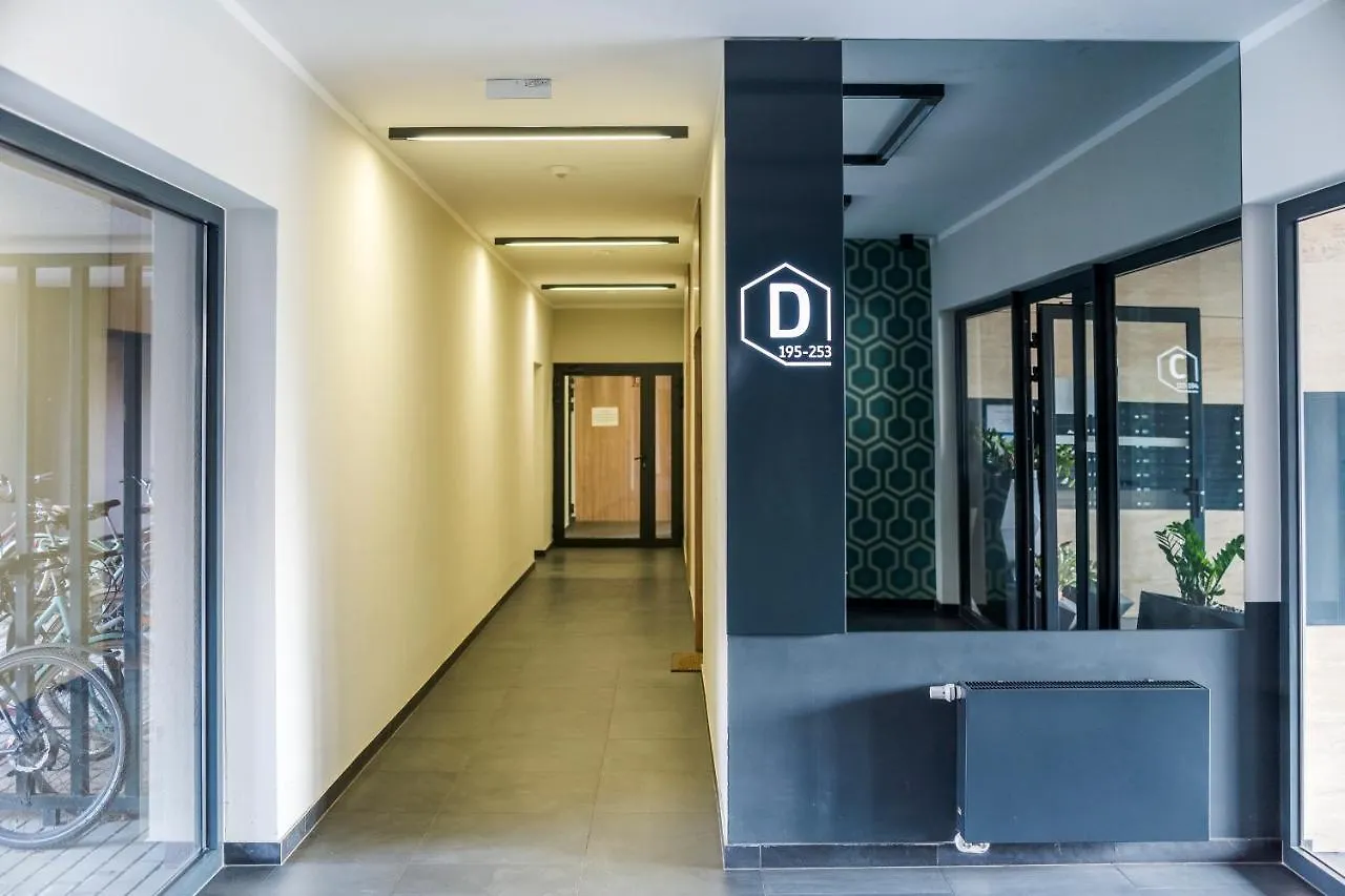 Apartment Apartament Z Ogrodkiem I Garazem Posen