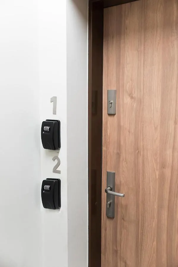 Apartament Z Ogrodkiem I Garazem Posen Polen