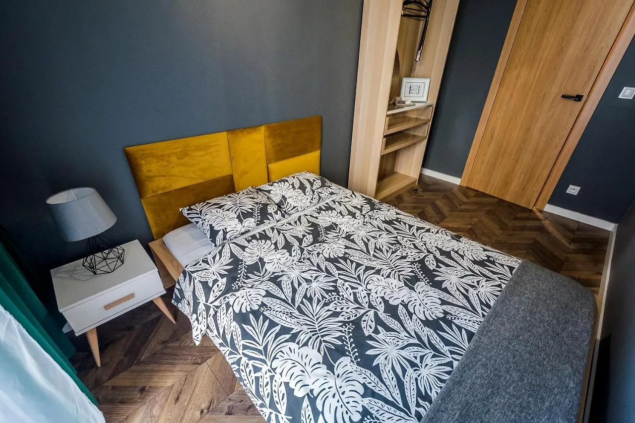 Apartment Apartament Z Ogrodkiem I Garazem Posen