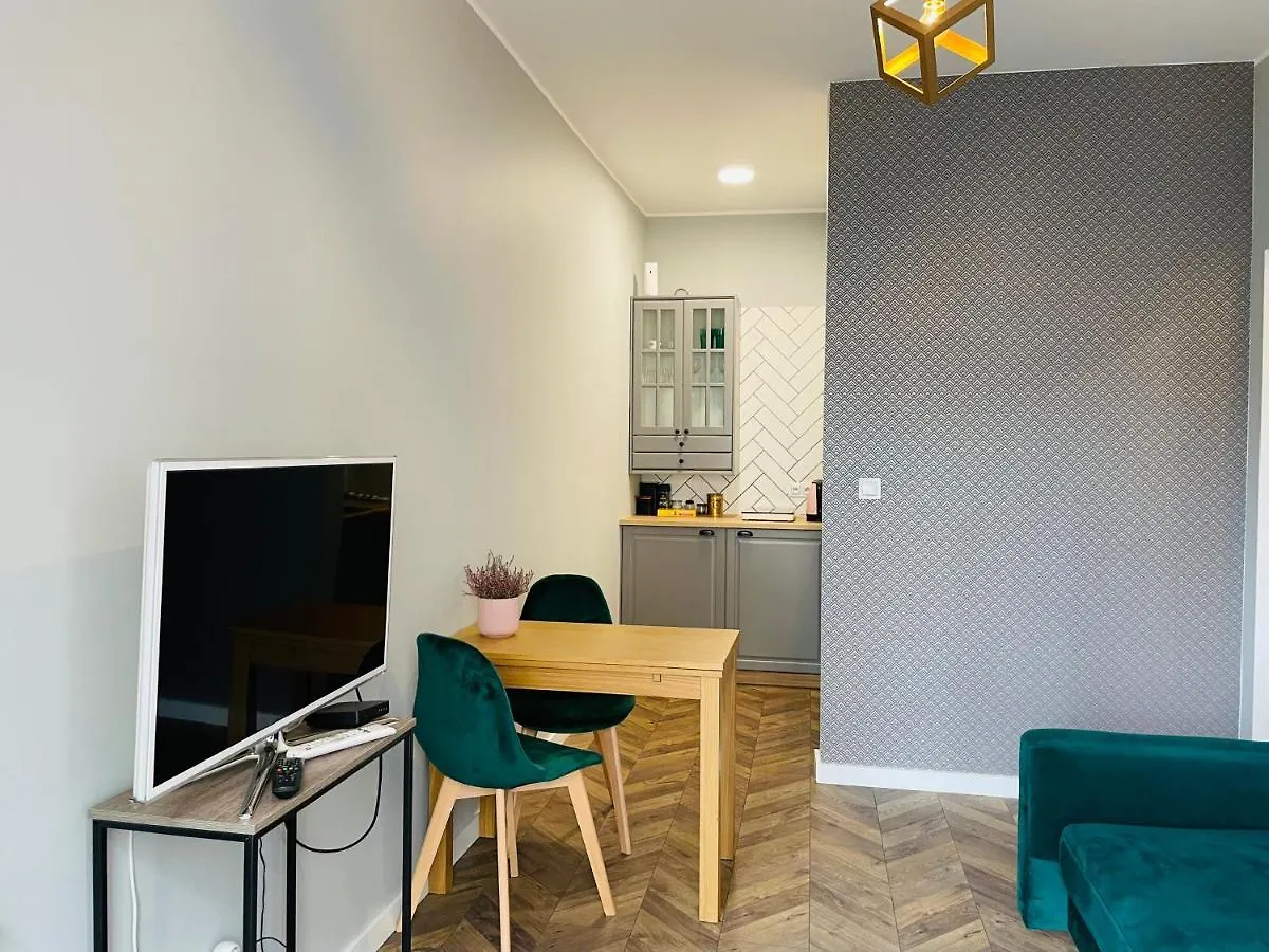 Apartment Apartament Z Ogrodkiem I Garazem Posen